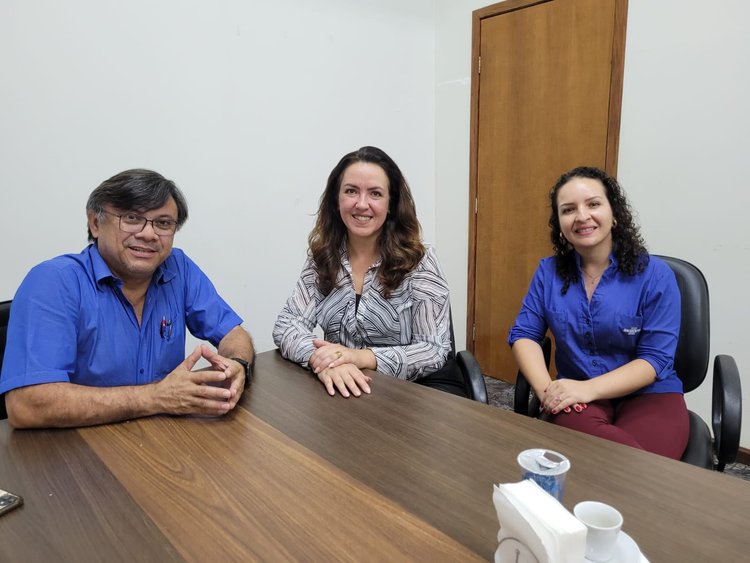 Angelo Ximenes, presidente do Sindicato Rural de Dourados, durante encontro com Vanessa Reis e Sandra Amarilha, do Sebrae/MS - Foto: Sindicato Rural de Dourados