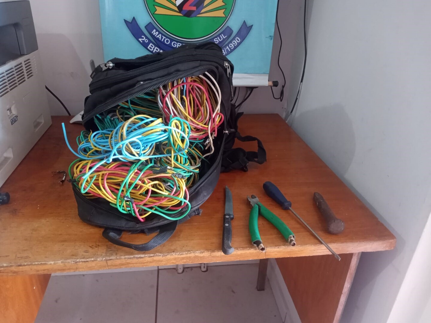 PM pega ladrão de fios elétricos em flagrante na área central de Três Lagoas - Alfredo Neto/JPNews