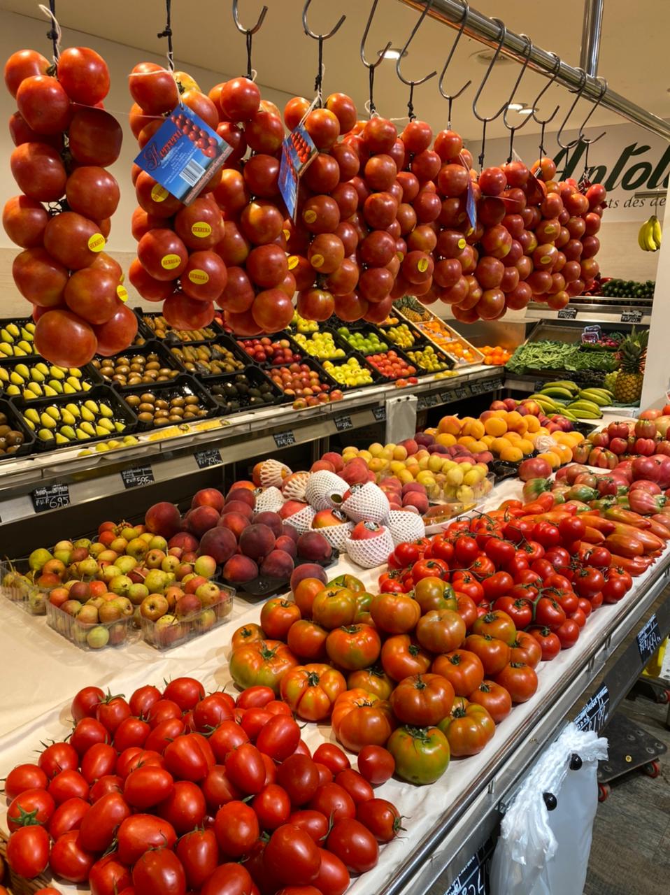 Mercado de Ninot fica no coração do bairro da Eixample Esquerda - Foto: Paulo Machado