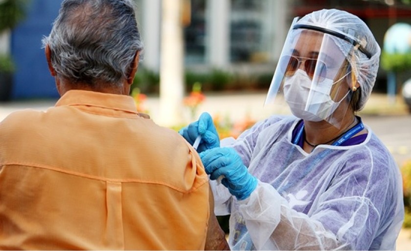 Todos devem apresentar o Cartão do Sus e todos documentos exigidos na hora de vacina - Arquivo/JPNews