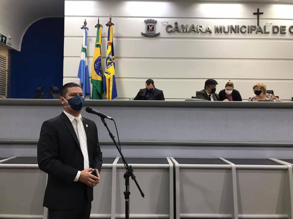 Vereador durante a posse para a nossa próxima legislatura - Reprodução/Facebook