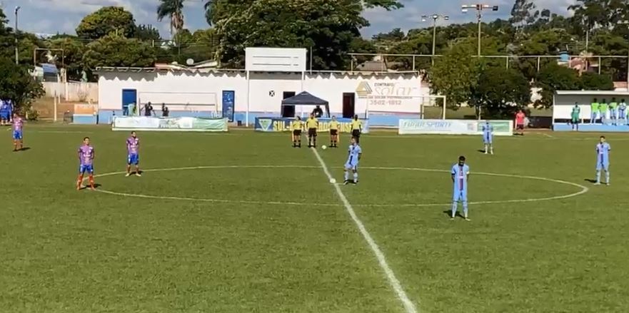 Jogador estava afastado, foi para a cabine de transmissão da partida e fez comentários machistas - Foto: Reprodução