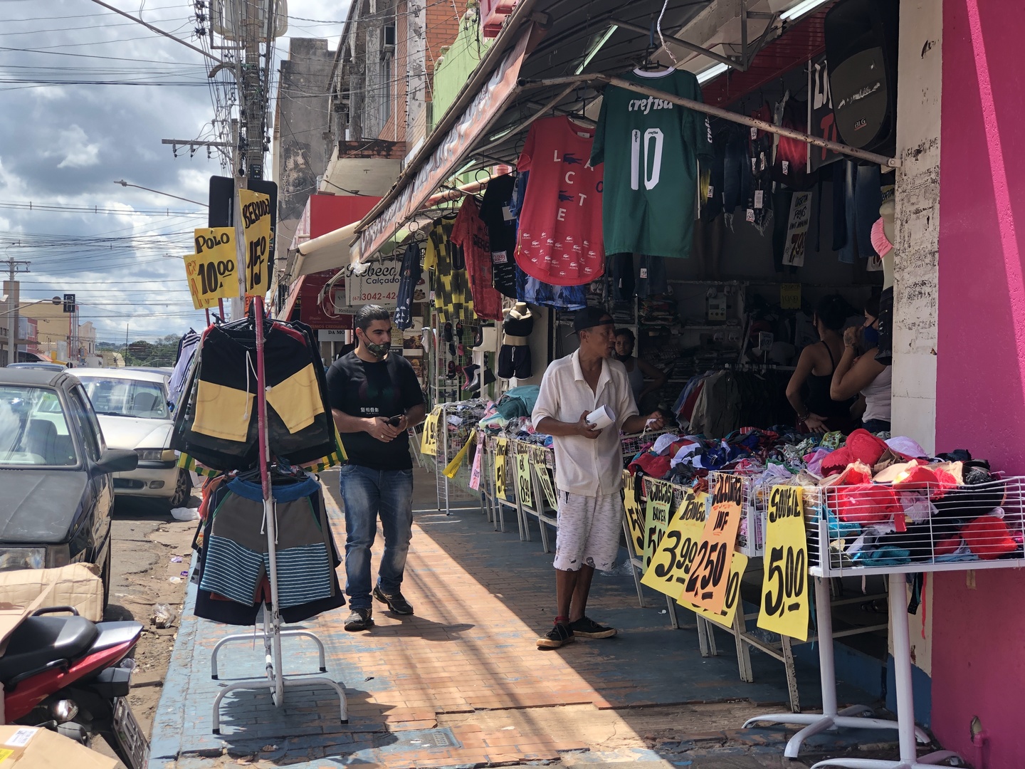 No quarto mês desde ano, a disposição para compra da população caiu para o menor patamar desde janeiro, atingindo 86,3 pontos. - Foto: Isabelly Melo