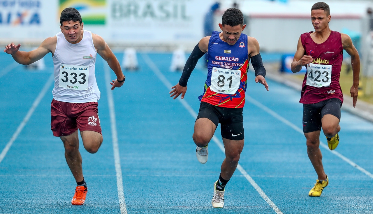 Duas vezes no topo do pódio, delegação também conquistou um bronze - Foto: Wagner Carmo/CBAt