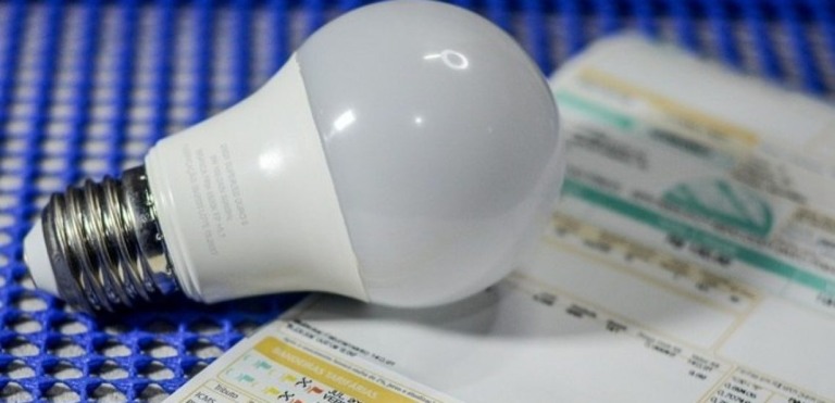 Conta de luz terá reajuste conforme determinação da Aneel - Foto: Reprodução Internet