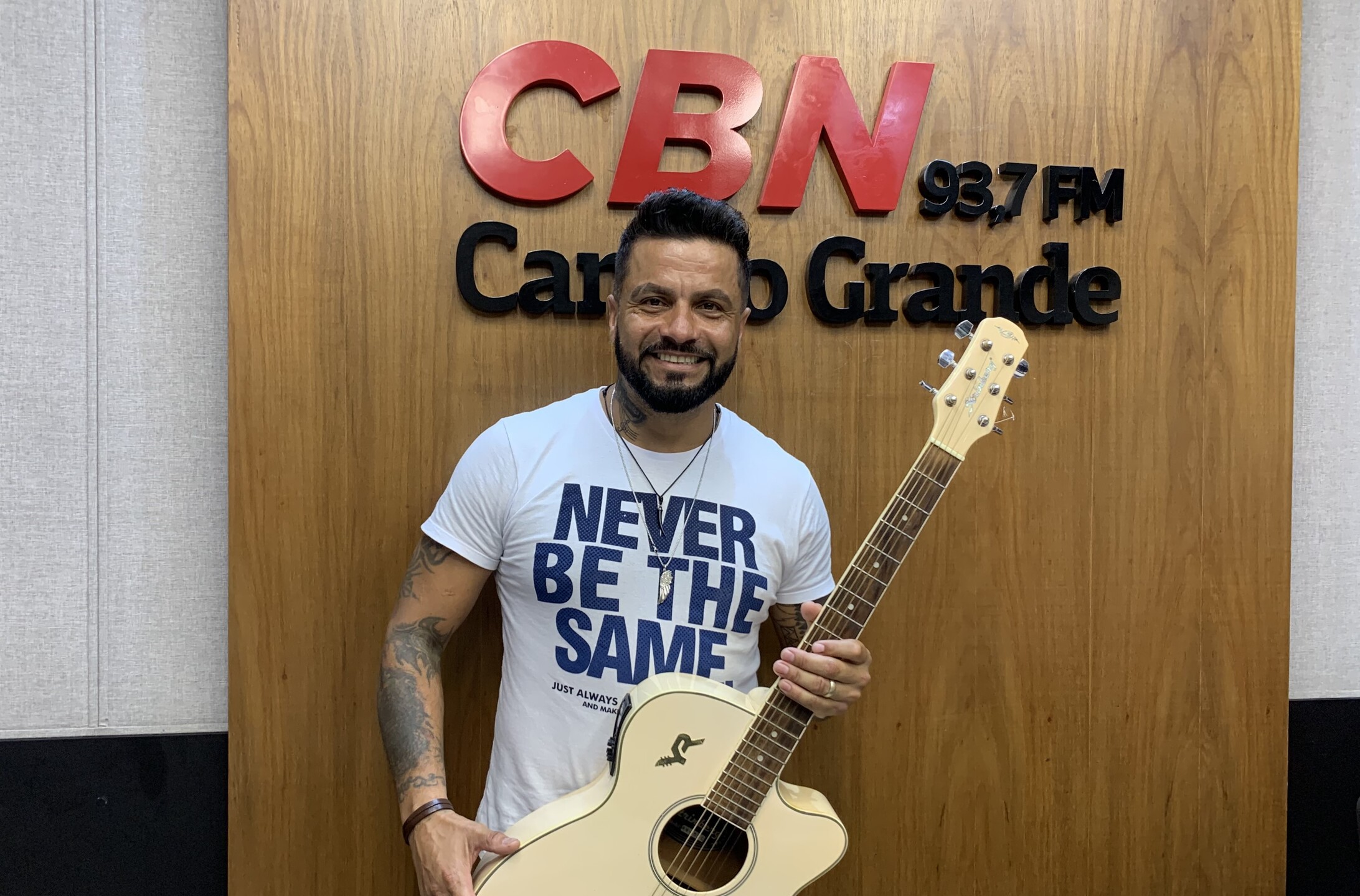 Yuri Ramirez este nesta manhã (5) no estúdio da CBN Campo Grande