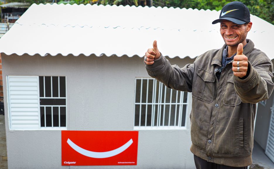 Tubos de creme dental são utilizados na construção de casas em São Paulo - Foto: Reprodução/Yuri Reuters