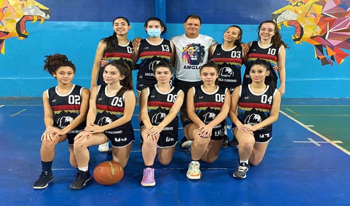 Equipe de Basquete Feminino formada por alunos que vão disputar competição em Campo Grande. - Divulgação/DECOM