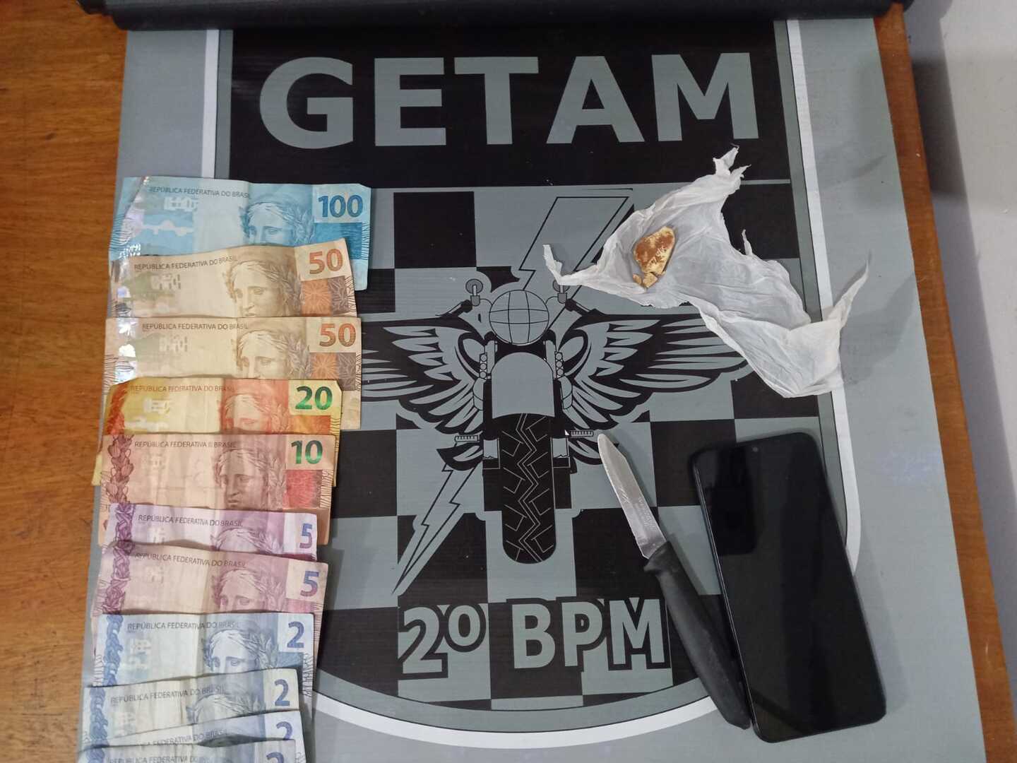 Polícia Militar por meio do Getam prende dupla por tráfico de drogas no Jardim Guaporé - Divulgação/JPNews