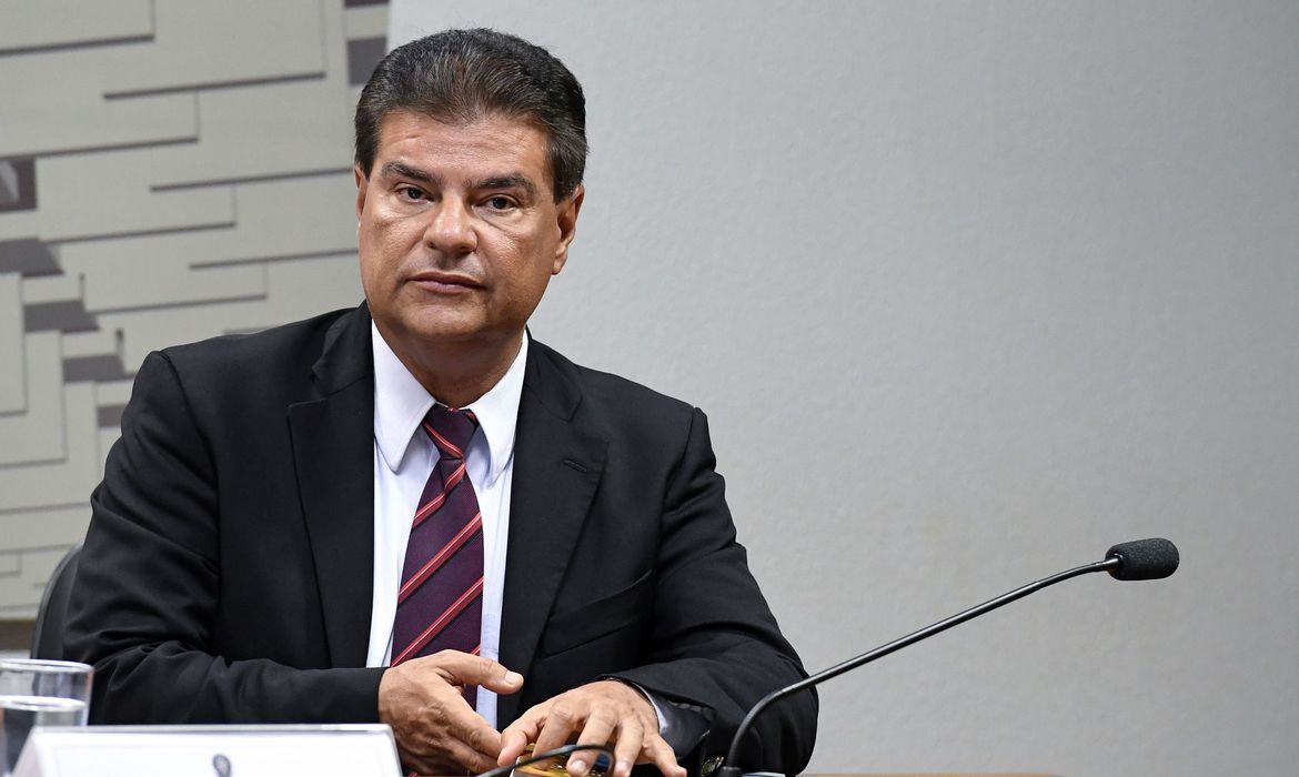 Senador Nelsinho durante sessão na Câmara Federal antes da pandemia - Reprodução/Agência Brasil