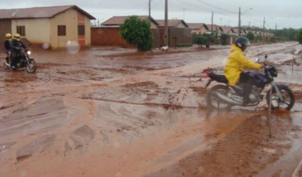 De acordo com o INMET, pode chover 60 milímetros até amanhã - Arquivo/JPNews