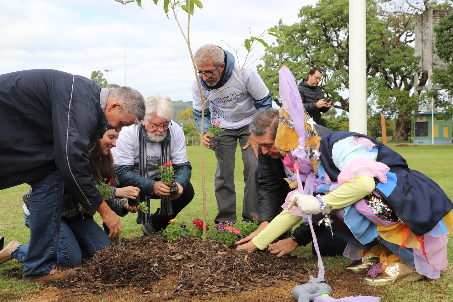 Projeto remunera zeladores para cuidarem de áreas da cidade de Florianópolis - Foto: Reprodução/ Cristiano Andujar/PMF