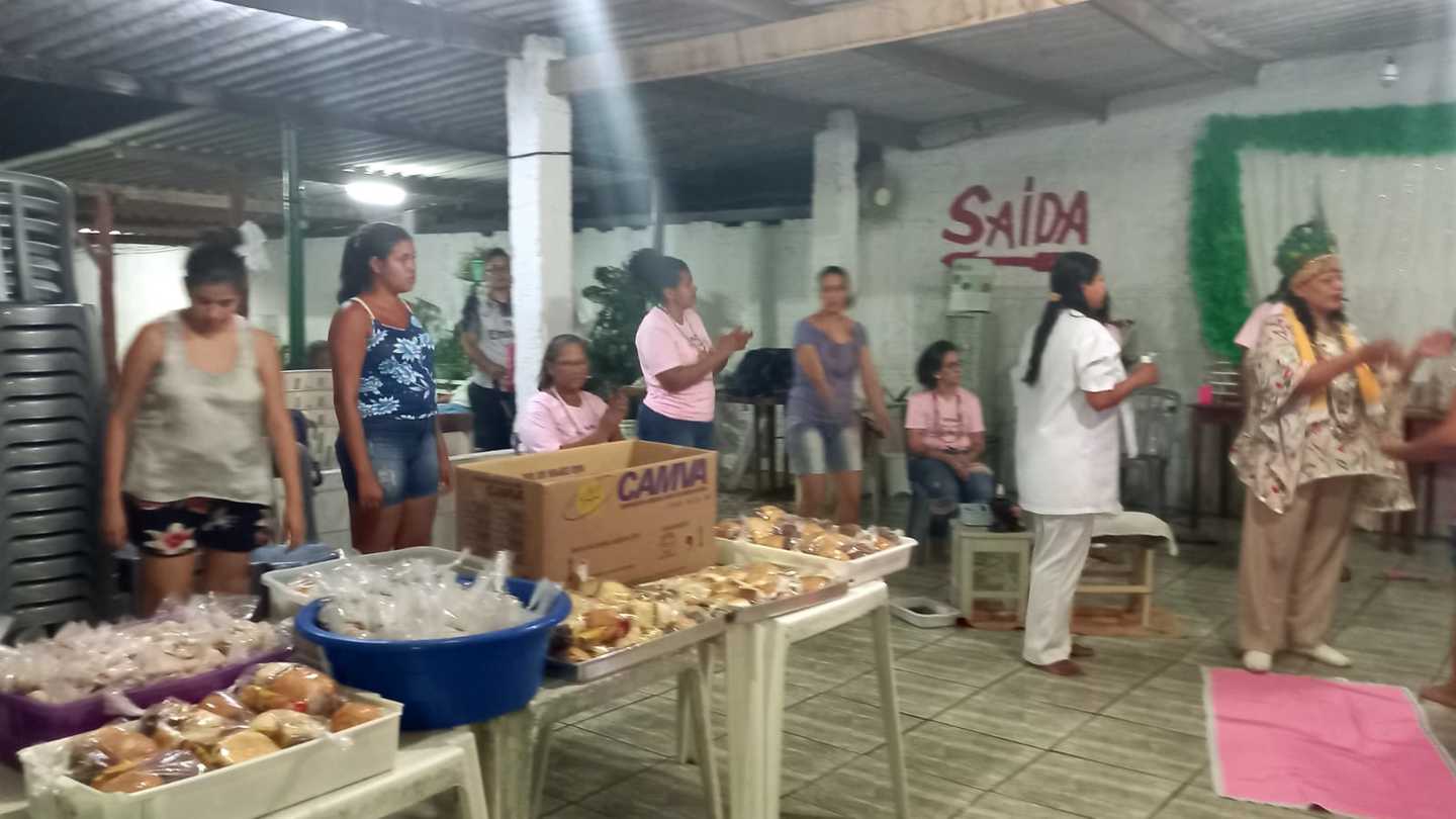 Entrega de saquinho de doces no dia de Cosme e Damião, em Corumbá - Foto: Divulgação