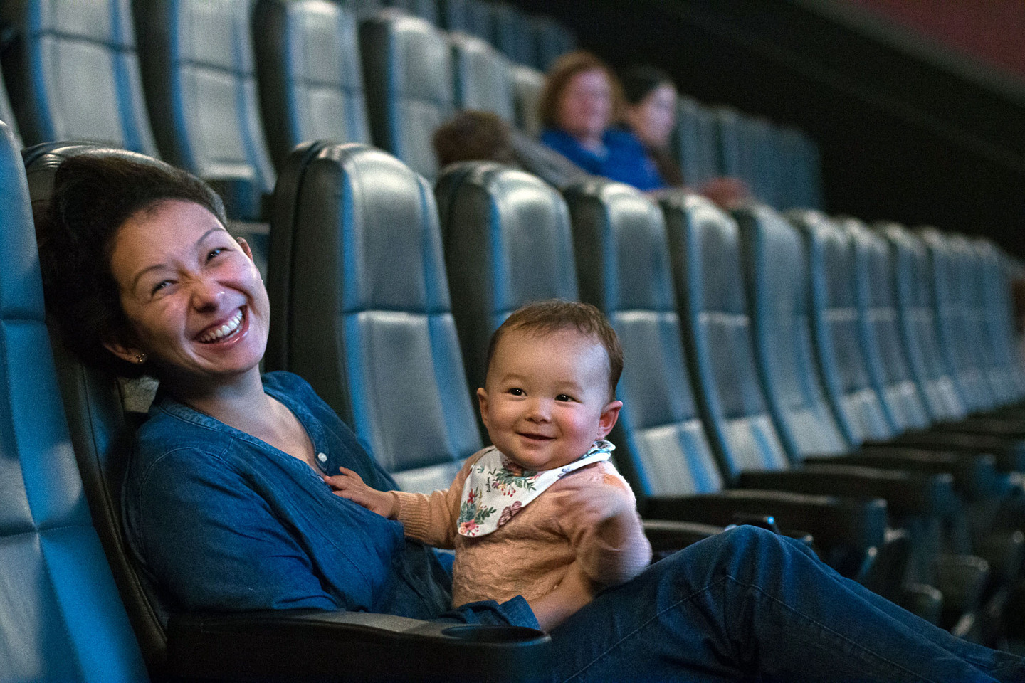 Organização quer proporcionar momentos de lazer para famílias com bebês pequenos em casa - Foto: Assessoria/ CineMaterna