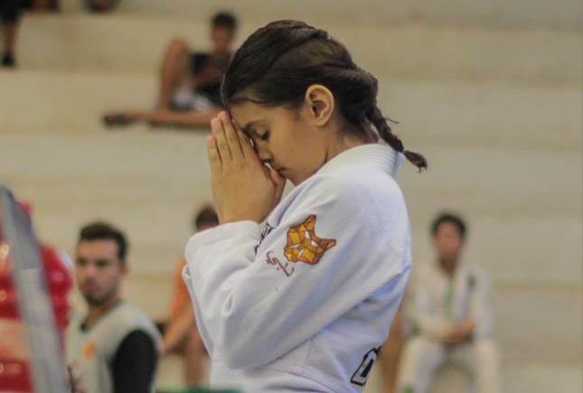 Isabela Mata não vai participar do último torneio de jiu-jitsu em dezembro por falta de recursos. - Foto: Reprodução/TVC