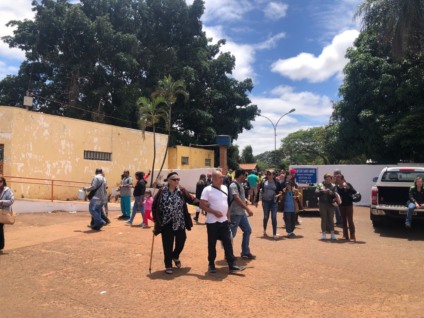 Movimento intenso nesta manhã no cemitério Santo Amaro - Gerson Wassouf