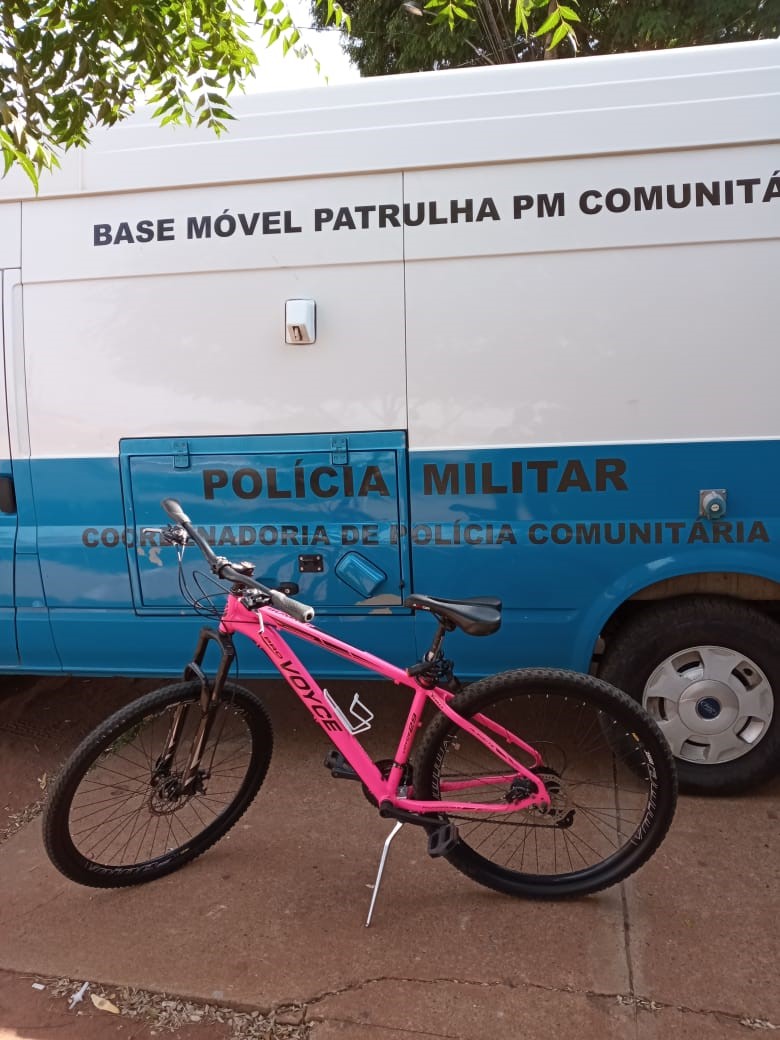 PM prende autor de furto após vítima e populares impedirem fuga do rapaz com bicicleta subtraída - Divulgação/Polícia Militar