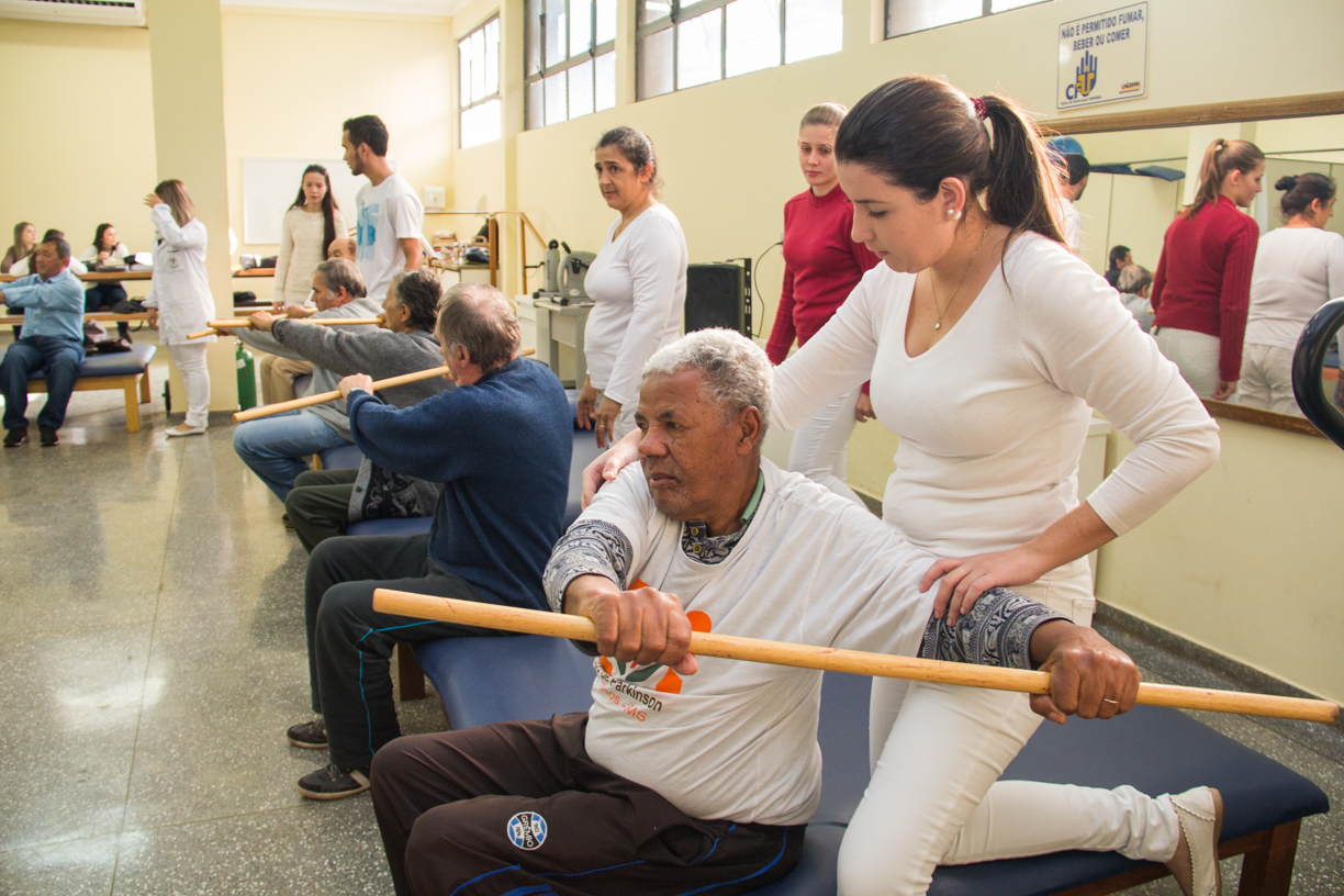 A grade curricular inclui aproximadamente 800 horas de estágios supervisionados nas principais áreas de Fisioterapia