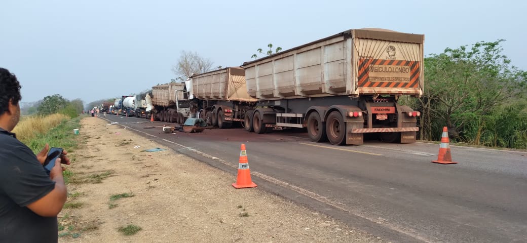 Engavetamento de bitrens com minério de ferro na BR-262 mata duas pessoas - Foto: Divulgação