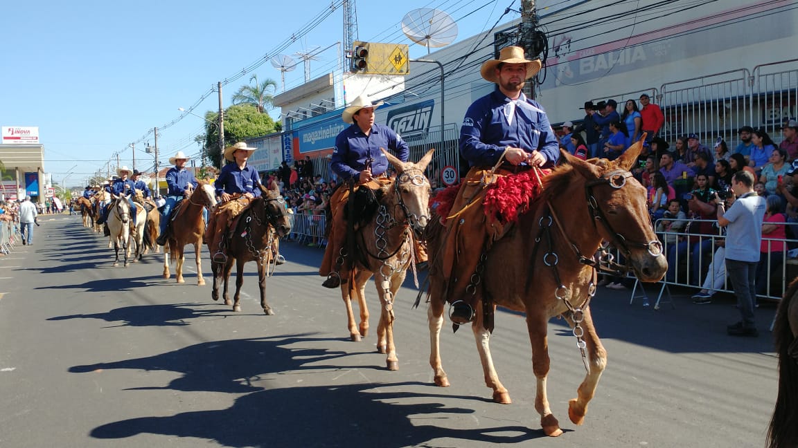 Foi realizada na manhã deste domingo (25) em Paranaíba a 32ª Cavalgada Municipal 2023 - Alex Santos/RCN67