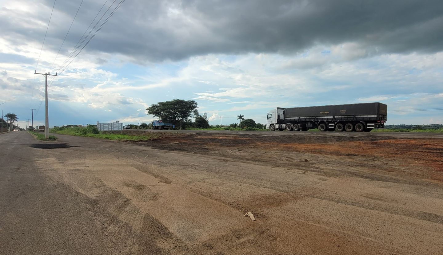 Avenida de acesso ao Parque Industrial fica ao lado da BR-158