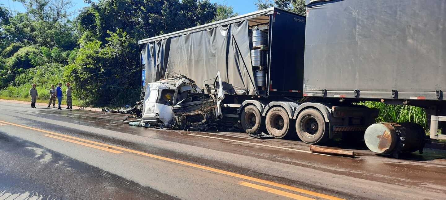 Acidente aconteceu no KM 19 da BR-262 - Divulgação