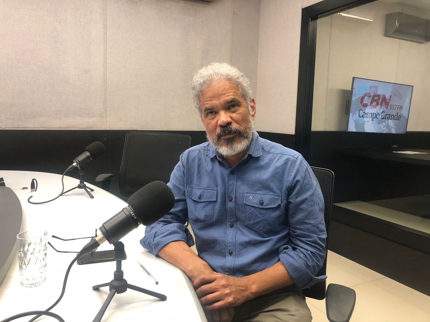 Adilson Trindade falou sobre a aliança com PSDB com foco na eleição para Senado em 2026 - Foto: Duda Schindler/CBN-CG