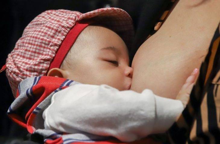 O leite materno é considerado o alimento mais completo para os primeiros meses de vida - Foto: Antônio Cruz/Agência Brasil/ Agência Gov