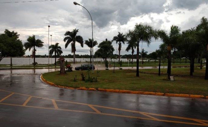 Segundo o aviso, existe a possibilidade de queda de granizo e ventos de até 60 km por hora - Arquivo/JPNews