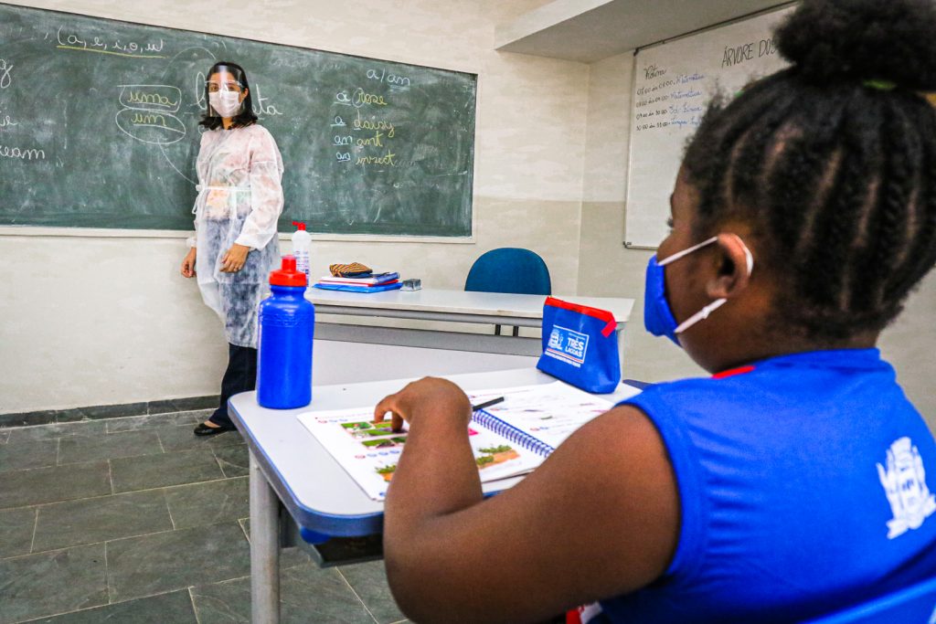 A língua portuguesa é considerada uma das maiores dificuldades enfrentadas por alguns estudantes em terras brasileiras - Divulgação/Assessoria