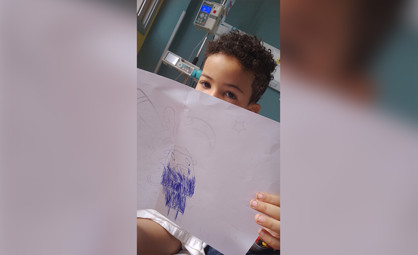 Ainda no hospital o menino desenhou a capivara que tinha te atacado