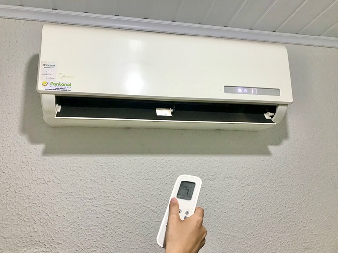 Eletrodomésticos como geladeira, lâmpadas, ar-condicionado, chuveiro e ventilador geralmente consomem mais energia. - Isabelle Rancan/JPNews