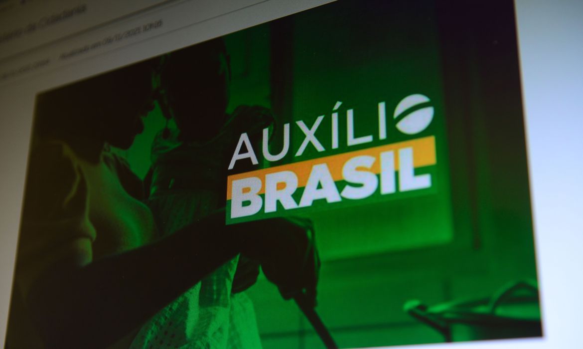 Em janeiro, o valor mínimo do Auxílio Brasil voltará a R$ 400 - Agência Brasil/Arquivo