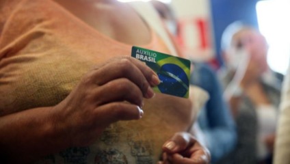 Pagamentos começaram na terça para quem tem Número de Identificação Social (NIS) com final 1 e neste mês, também será pago o Auxílio Gás. - Divulgação/Assessoria Pagamentos começaram na terça para quem tem Número de Identificação Social (NIS) com final 1 e neste mês, também será pago o Auxílio Gás. - Divulgação/Assessoria