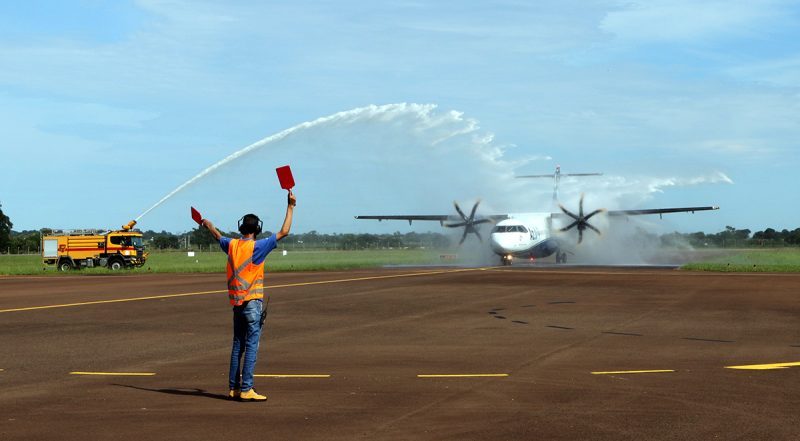 ATR 72-600 aterrissou no Aeroporto Municipal “Plínio Alarcon” , momento em que o Corpo de Bombeiros realizou o batismo da aeronave - Divulgação