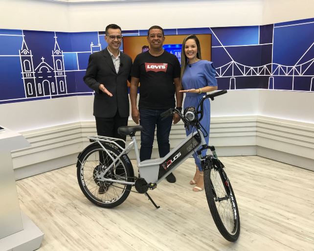 Ele foi o primeiro sortudo da promoção, que vai distribuir várias bicicletas elétricas. - Isabelle Rancan/JPNEWS