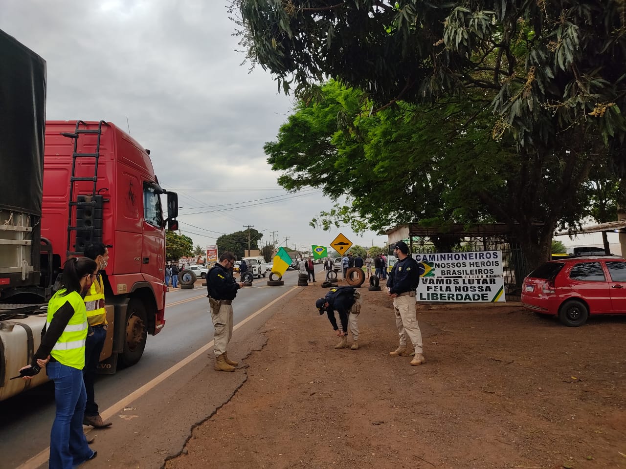 Categoria defende questões políticas e protesta contra aumento no preço dos combustíveis. - Divulgação/PRF