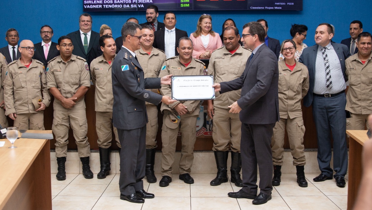 Militares do Corpo de Bombeiros são homenageados - Divulgação