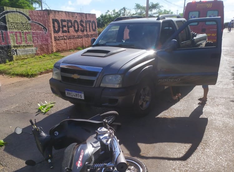 O primeiro acidente ocorreu por volta das 7h, na Avenida Theódulo Mendes Malheiros - Corpo de Bombeiros