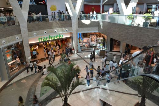 Shoppings abrem em horários alternativos neste final de semana - Arquivo