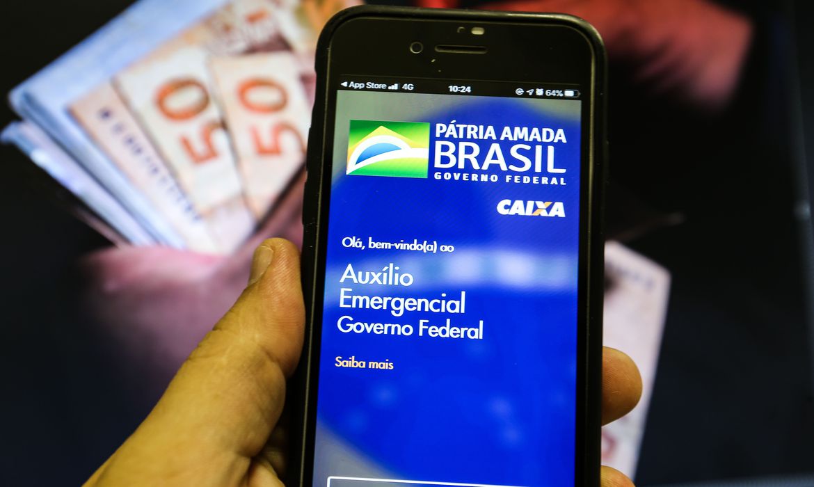 Inscritos no Bolsa Família com cartão final 7 também recebem - Divulgação