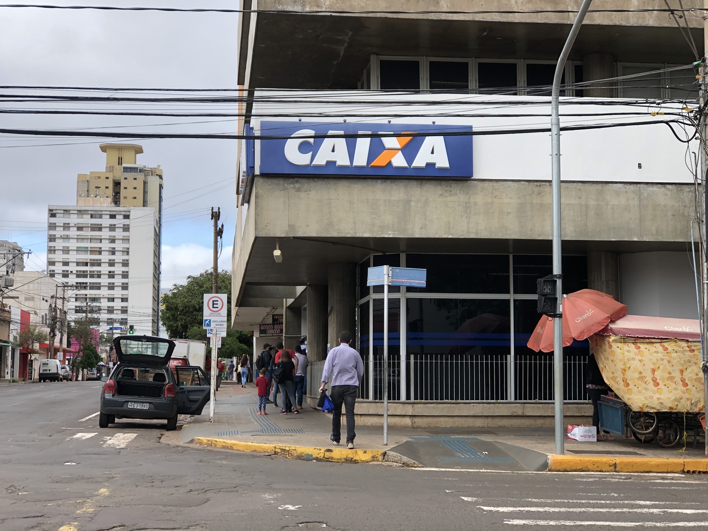 Recebem o pagamento beneficiários com número do NIS final em 3 - Foto: Isabelly Melo