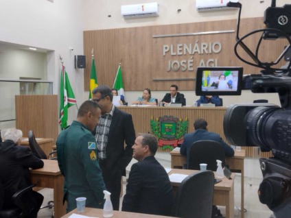 Plenário contou coma a participação de professores e servidores da educação - RCN67