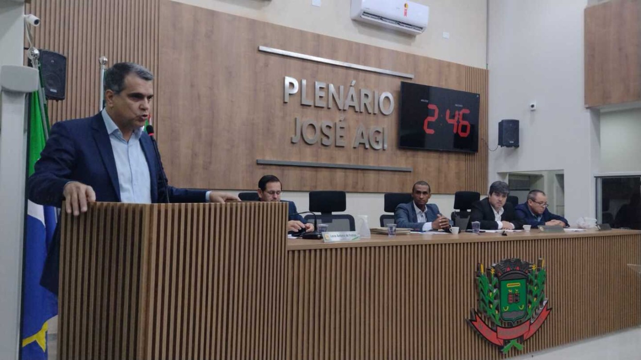 Alguns vereadores criticaram ação da secretaria de educação em live realizada pelo prefeito - Reprodução