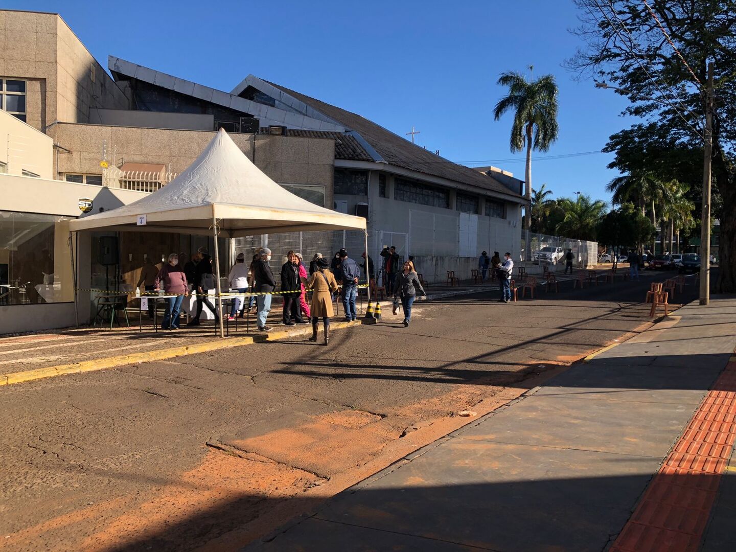 Aniversário de Santo Antônio conta com entrega de bolo, missa e procissão realizados ao longo do dia - Foto: Gerson Wassouf