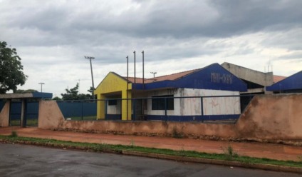 Em fevereiro deste ano, CBN Campo Grande mostrou indignação de população com obra inacabada de EMEI no bairro Vila Popular. - Foto: Gerson Wassaouf Em fevereiro deste ano, CBN Campo Grande mostrou indignação de população com obra inacabada de EMEI no bairro Vila Popular. - Foto: Gerson Wassaouf