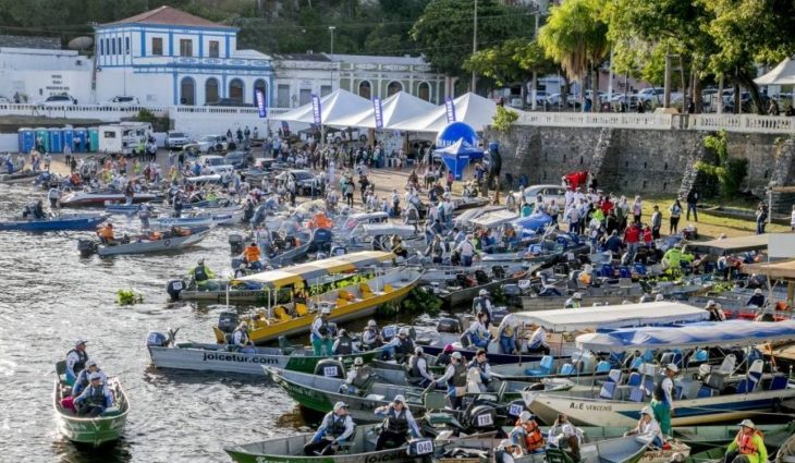 O festival de pesca retornou no ano passado com mais de 200 equipes e 700 pescadores no Rio Paraguai - Foto: Divulgação/ACERT