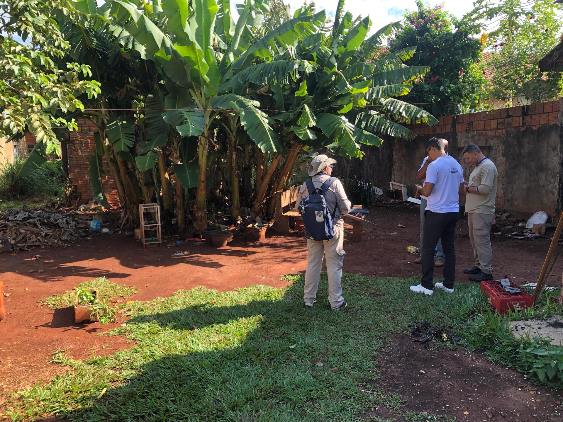 Visita feita em residência na Vila Piratininga - Foto: Gerson Wassouf/CBN-CG