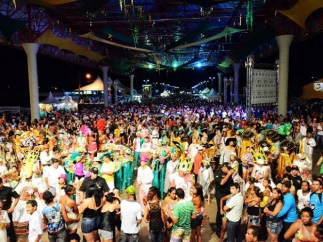 A programação terá apresentação da dupla sertaneja Maiara e Maraisa no sábado de folia (10)