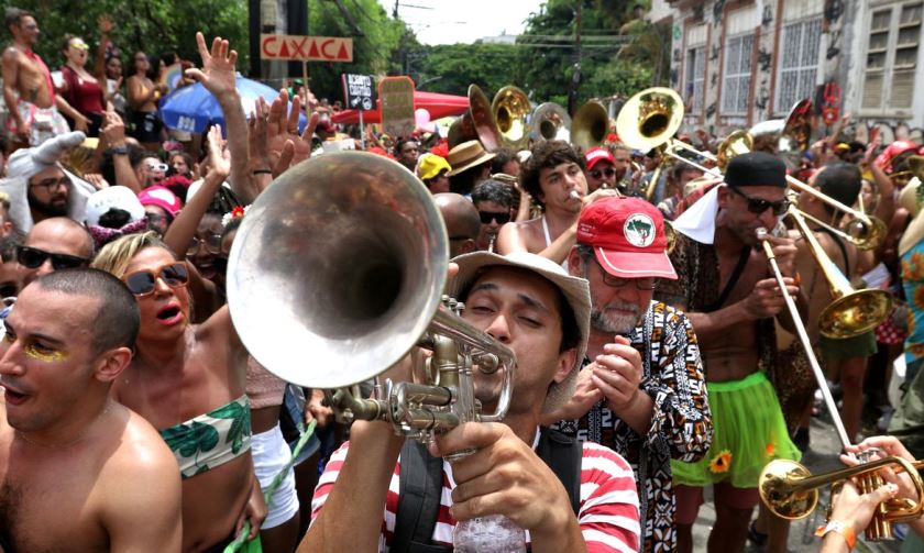 O cenário de queda é verificado nas faixas etárias adultas, porém há crescimento das síndromes respiratórias graves entre crianças e adolescentes. - Divulgação/Agência Brasil